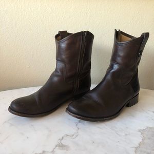 Frye - Melissa Button Short Boot 7.5